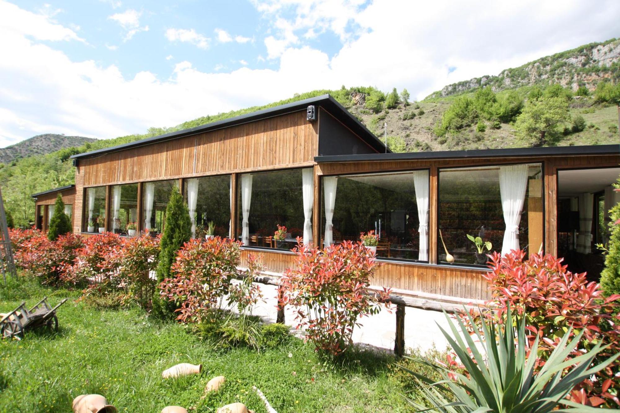 Lugina E Shengjergjit ,Bujtinat Villa Tirana Bagian luar foto