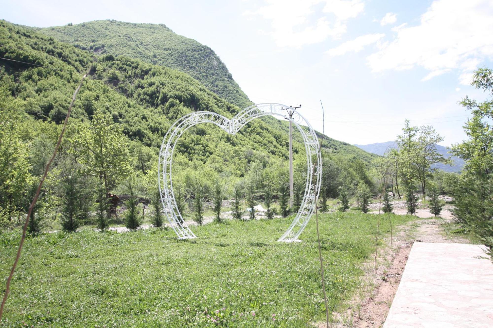 Lugina E Shengjergjit ,Bujtinat Villa Tirana Bagian luar foto