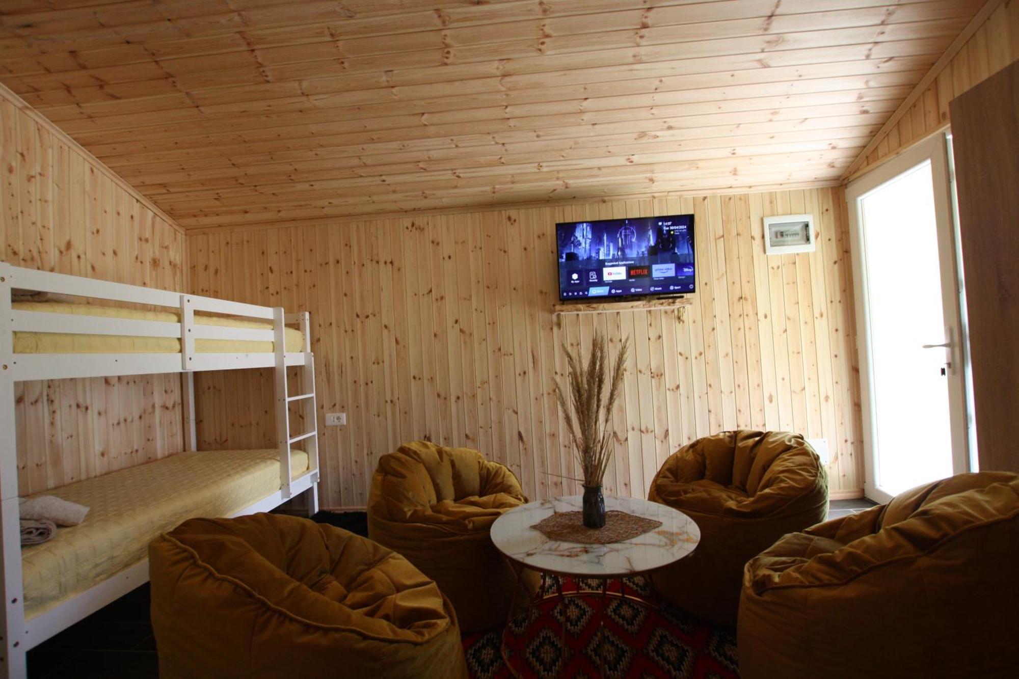 Lugina E Shengjergjit ,Bujtinat Villa Tirana Bagian luar foto